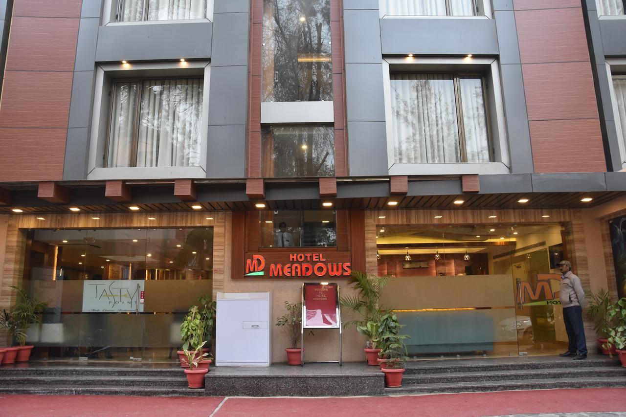 Hotel Meadows Benares Buitenkant foto